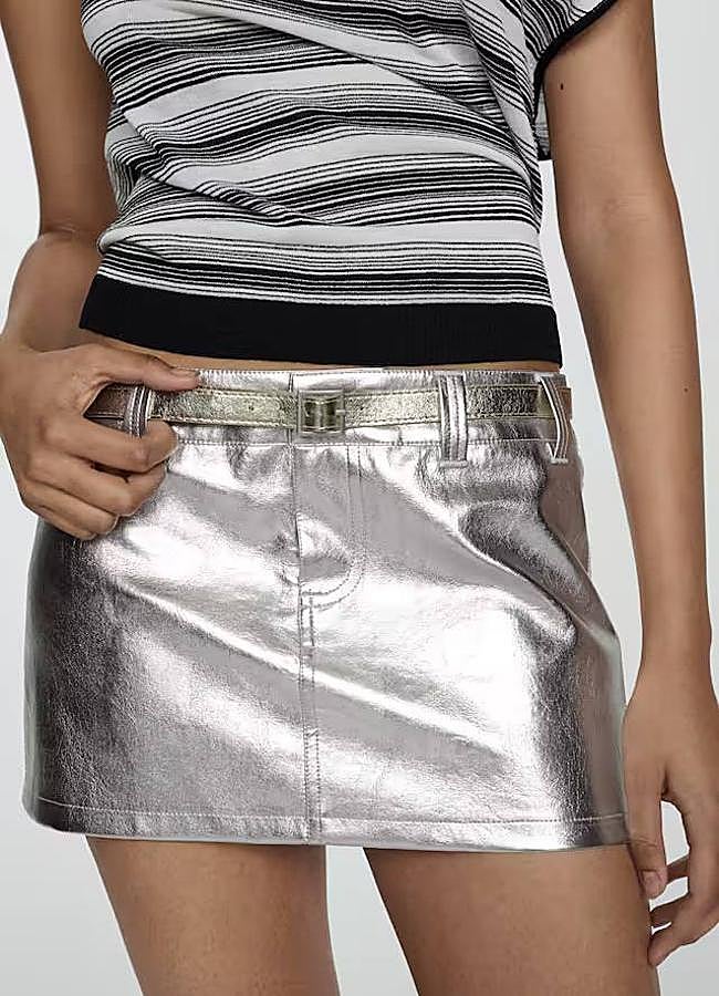 Imagen - Falda corta efecto metalizado plata