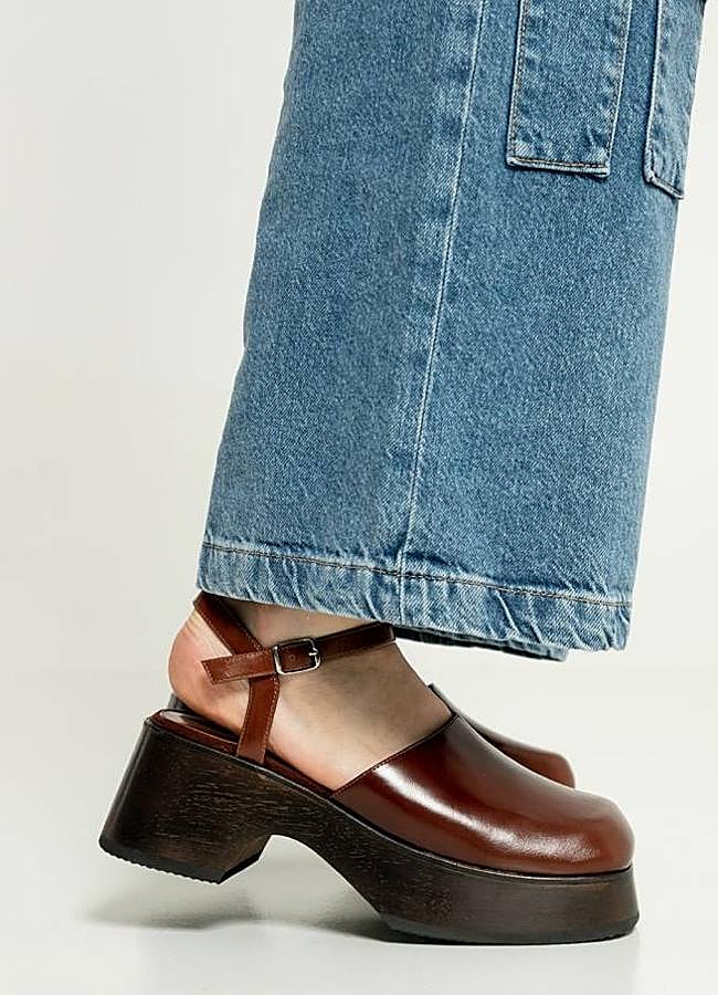 Imagen - Sandalias con plataforma de madera estilo zuecos