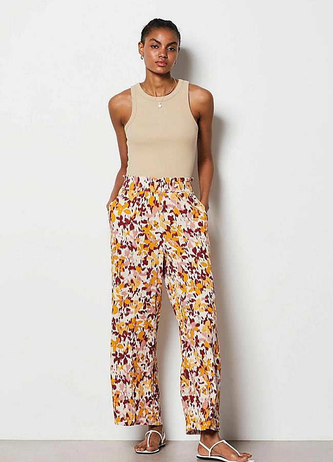 Imagen - Pantalones de flores de Etam, 29,99 euros.