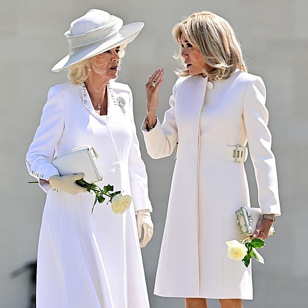 Camilla la lía en Normandía: por qué todo el mundo está hablando de este extraño momento de la reina y Brigitte Macron