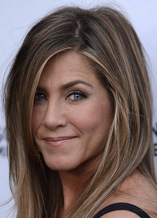 Imagen - Jennifer Aniston con mechas espiga para cabello castaño/@mama_jen_aniston