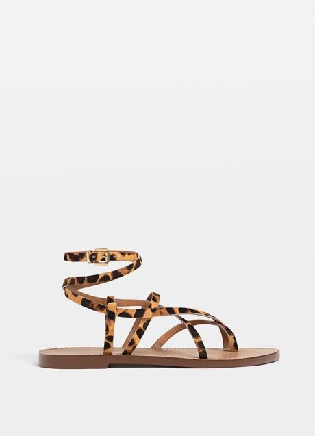 Imagen - Sandalias con estampado animal de Stradivarius (35,99 euros)