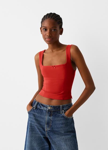 Imagen - Top rojo de Bershka (15,95 euros)