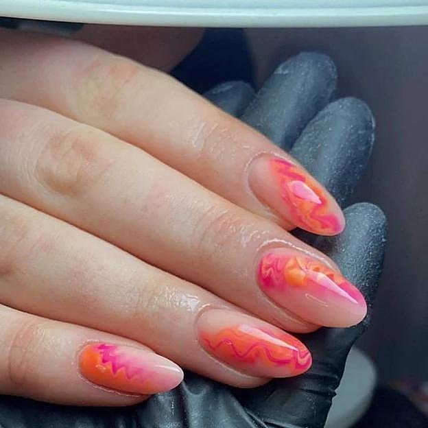 Sunset nails en estilo tie-dye
