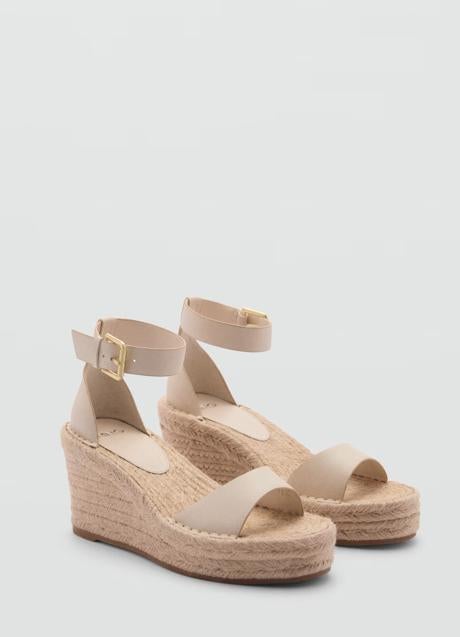 Imagen - Sandalias con cuña de esparto de Mango (45,99 euros)