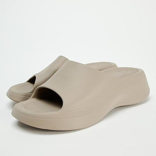 Sandalias deportivas flatform (17,95€)