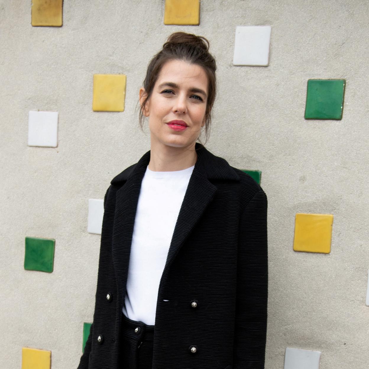 Carlota Casiraghi luciendo una chaqueta de tweed. 