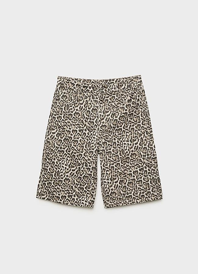 Imagen - Bermudas con estampado de leopardo de Stradivarius.