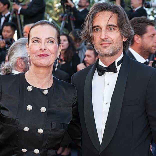 Carole Bouquet, orgullosa de su hijo, Dimitri Rassam, en Cannes. 