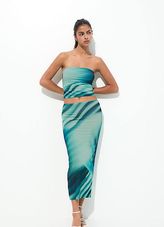 Imagen - Conjunto con top palabra de honor y falda dosmilero en estampado tie-dye