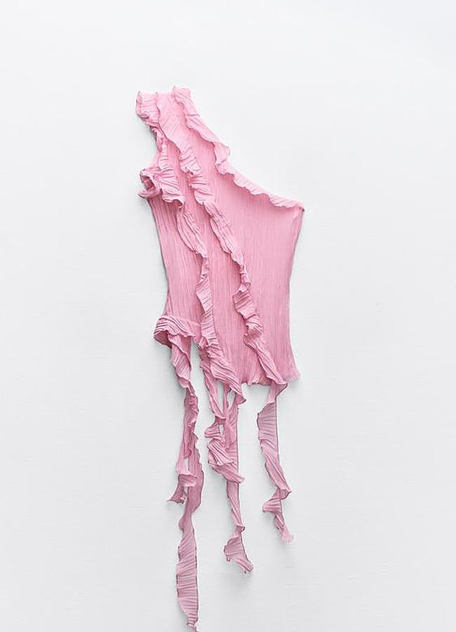 Imagen - Top asimétrico plisado con volantes de Zara (22,95€)