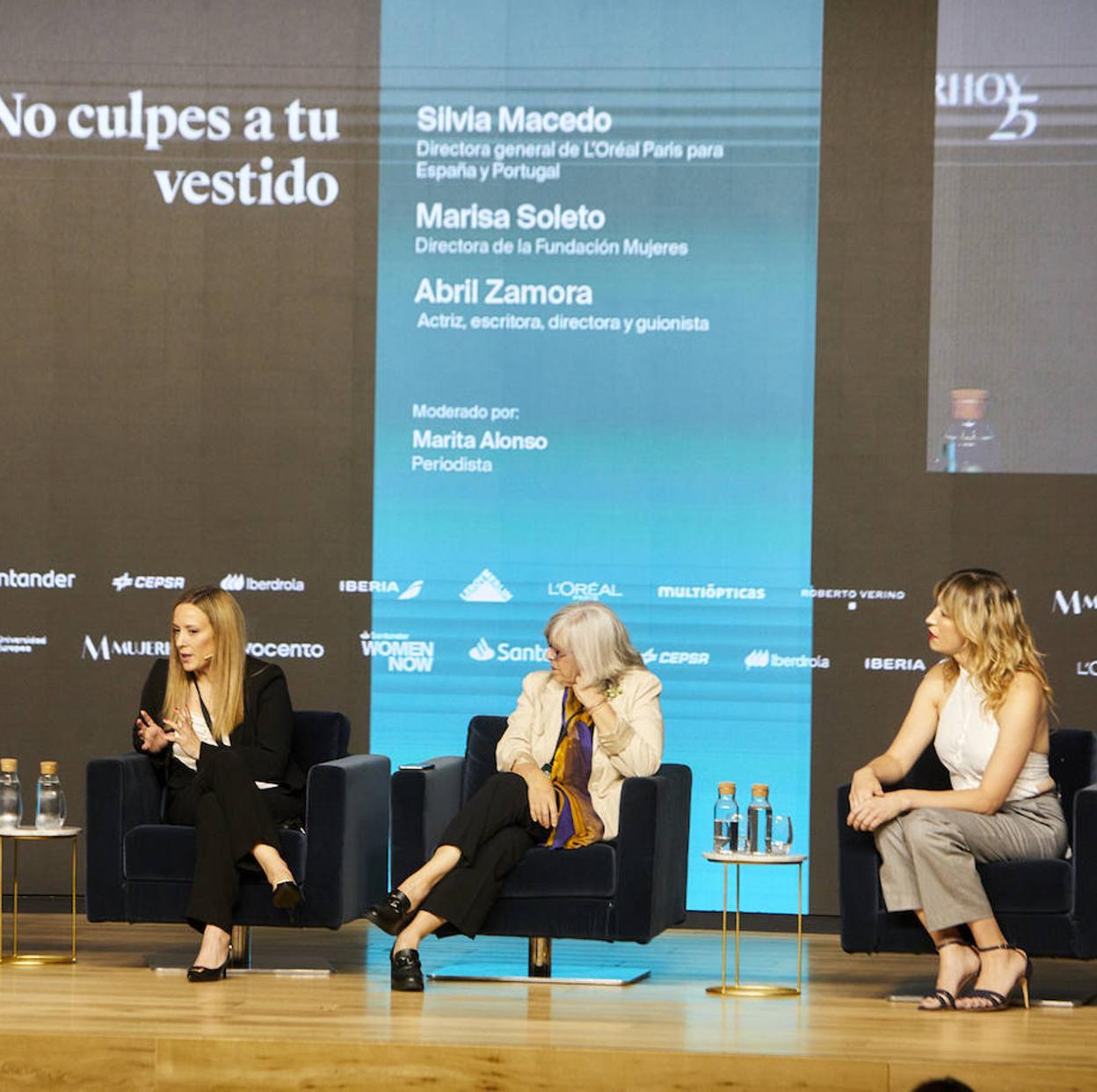 Silvia Macedo, directora general de L'Oréal Paris para España y Portugal; Marisa Soleto, directora de la Fundación Mujeres; y la actriz, escritora y guionista Abril Zamora.