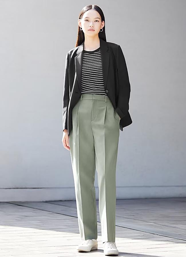 Imagen - Pantalones ligeros con trabillas de Uniqlo.