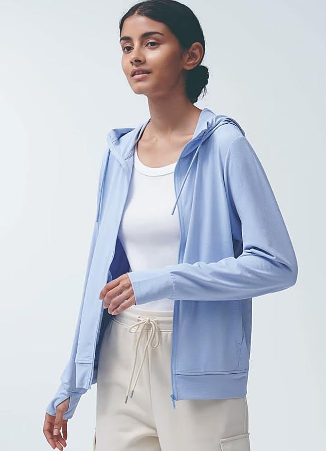 Imagen - Sudadera ligera con protección solar de Uniqlo.