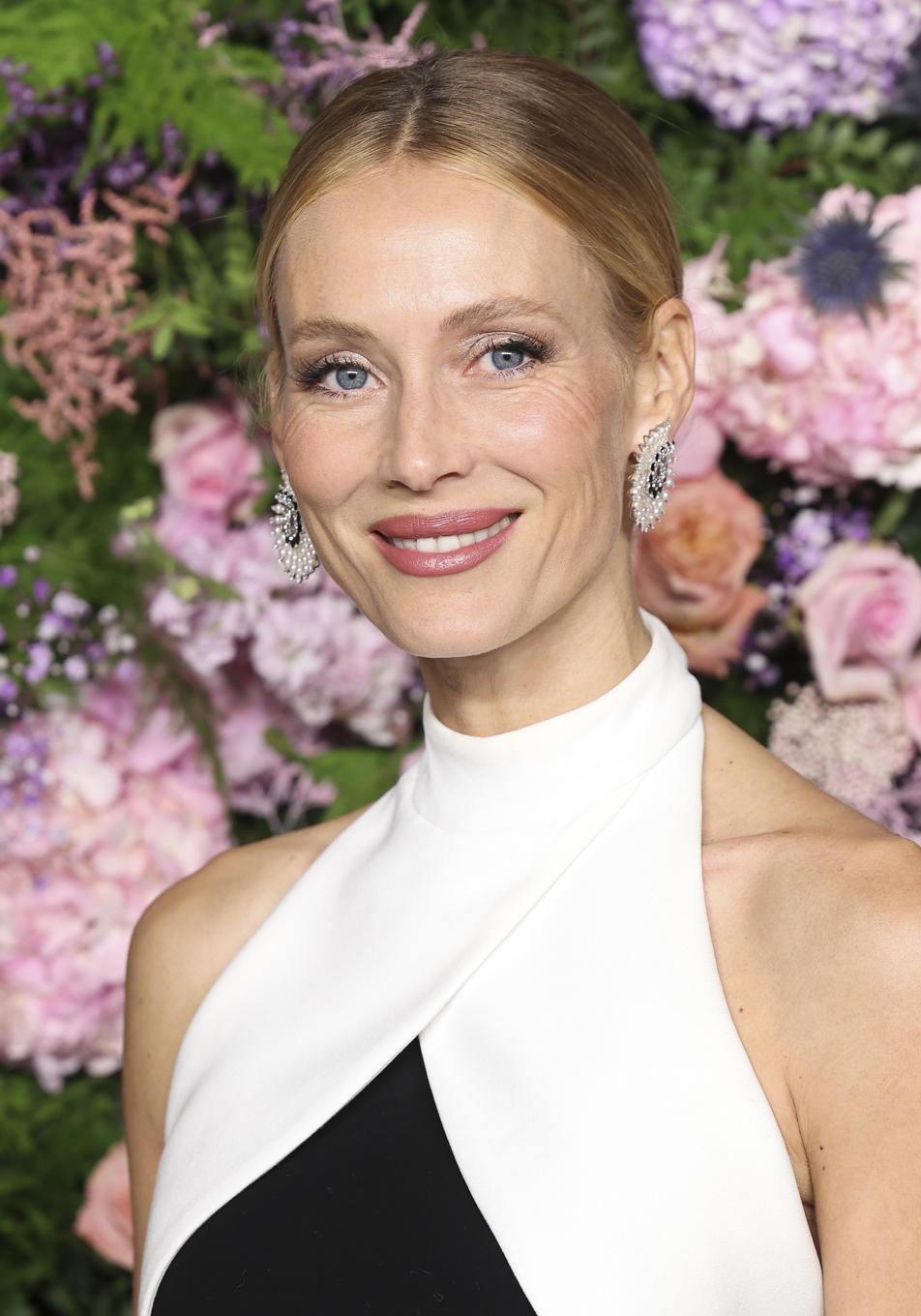 Labial rosa palo, el tono más favorecedor para las mujeres mayores de 50 años