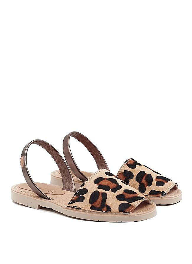 Imagen - Menorquinas con estampado de leopardo de Castell Menorca.