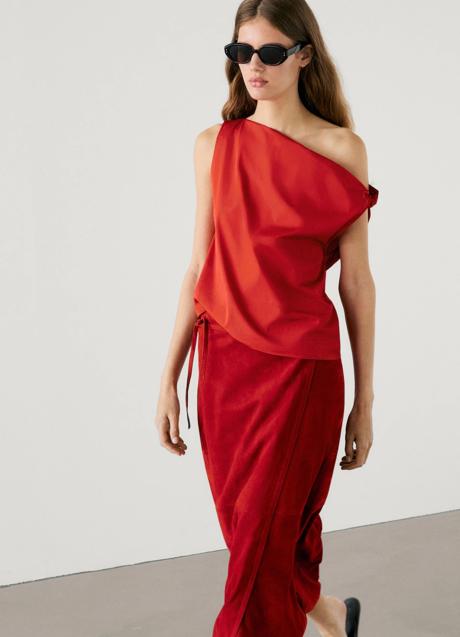 Imagen - Top rojo de Massimo Dutti (39,99 euros)