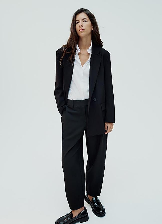 Imagen - Pantalones balloon en negro de Zara. Foto: Zara.