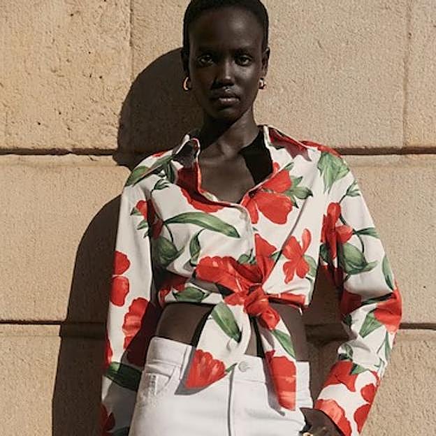 Lo nuevo de Mango: vestidos estampados, sandalias de colores y bermudas elegantes