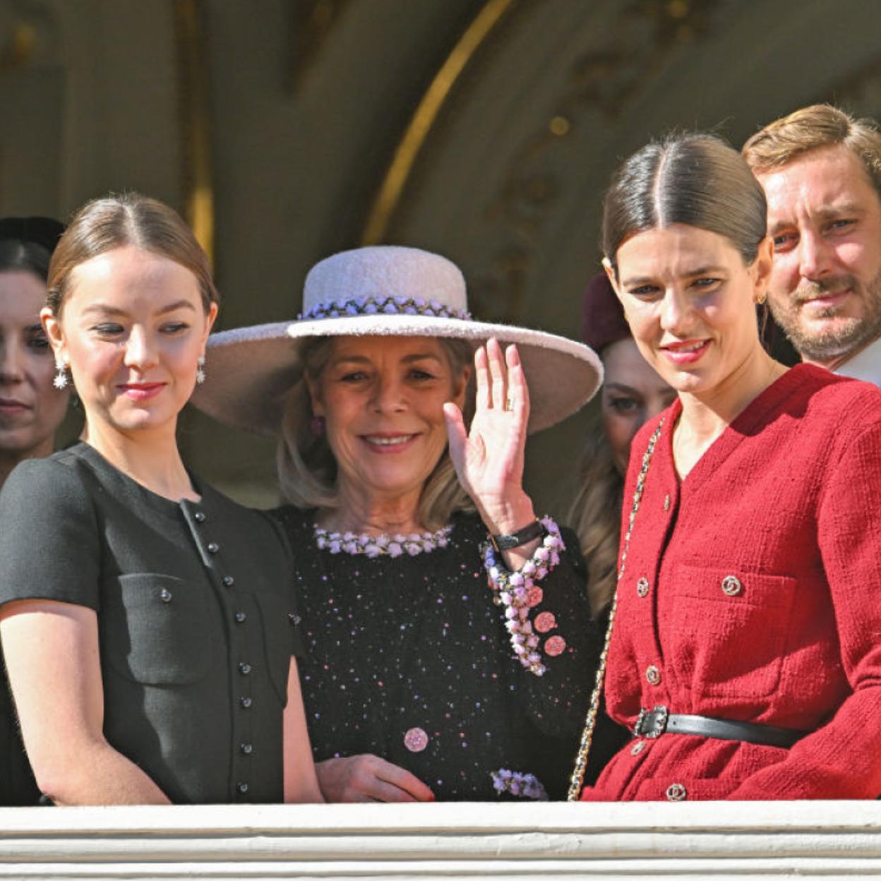 Carolina de Mónaco, junto a sus hijos Alexandra de Hannover, Carlota Casiraghi y Pierre.
