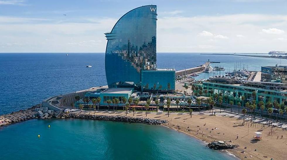El icónico hotel W de Barcelona, diseñado por Ricardo Bofill.