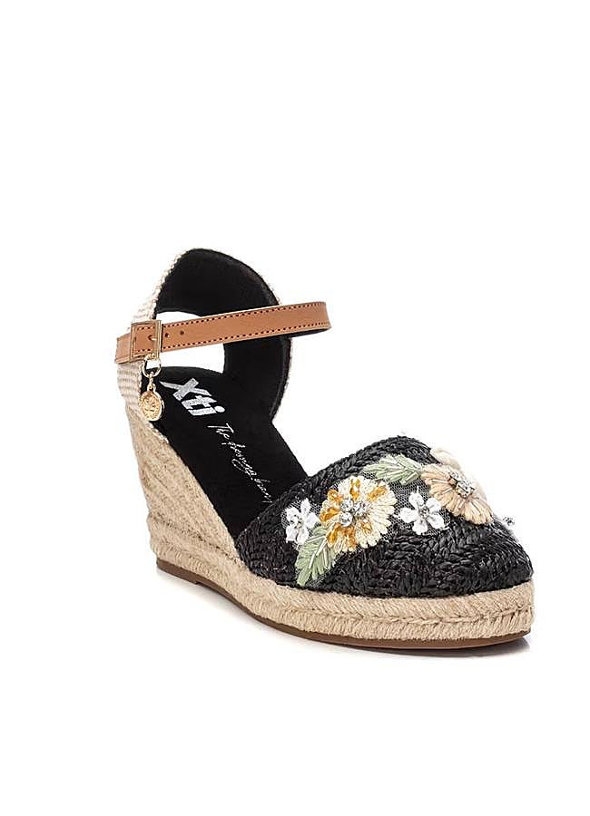 Imagen - Cuñas con bordado de flores