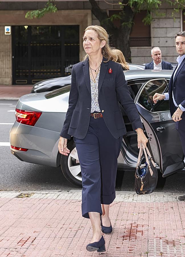 Imagen - La infanta Elena con un total look azul marino. / GTRES