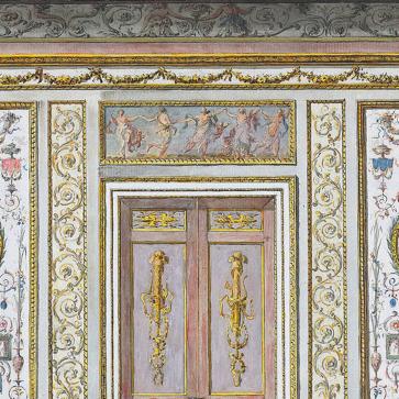 Imagen secundaria 1 - Imágenes del libro 18th Century de Assouline.