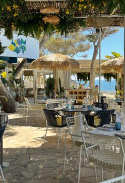 Imagen secundaria 2 - Arriba, Maybourne Riviera. Abajo, Saint-Paul-de-Vence y La Pinede.