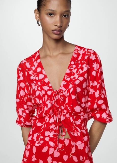 Imagen - Blusa estampada de Mango (25,99 euros)