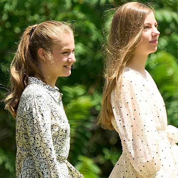La princesa Leonor y la infanta Sofía participan con entusiasmo en la intensa agenda que propone cada año la Fundación Princesa de Girona. 
