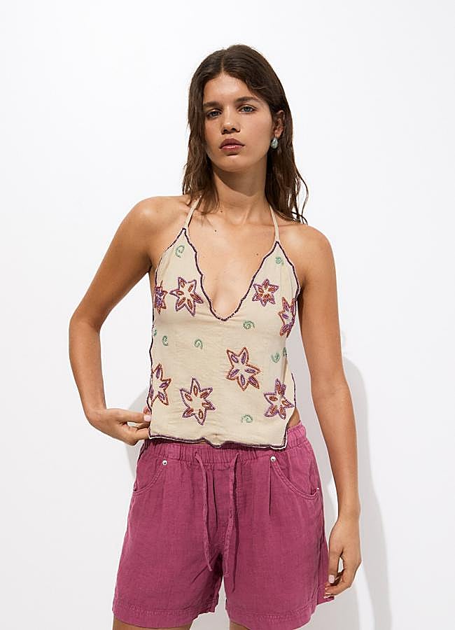 Imagen - Top bordado de lino, de Pull & Bear.