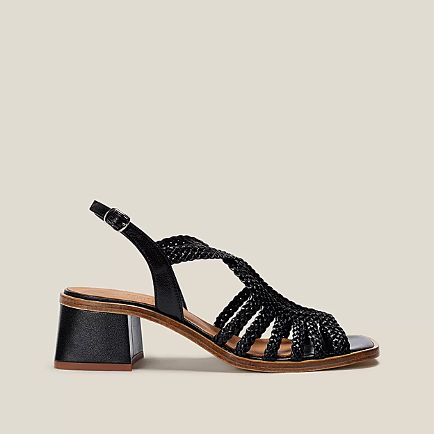 Sandalias trenzadas de estética vintage, de Naguisa.