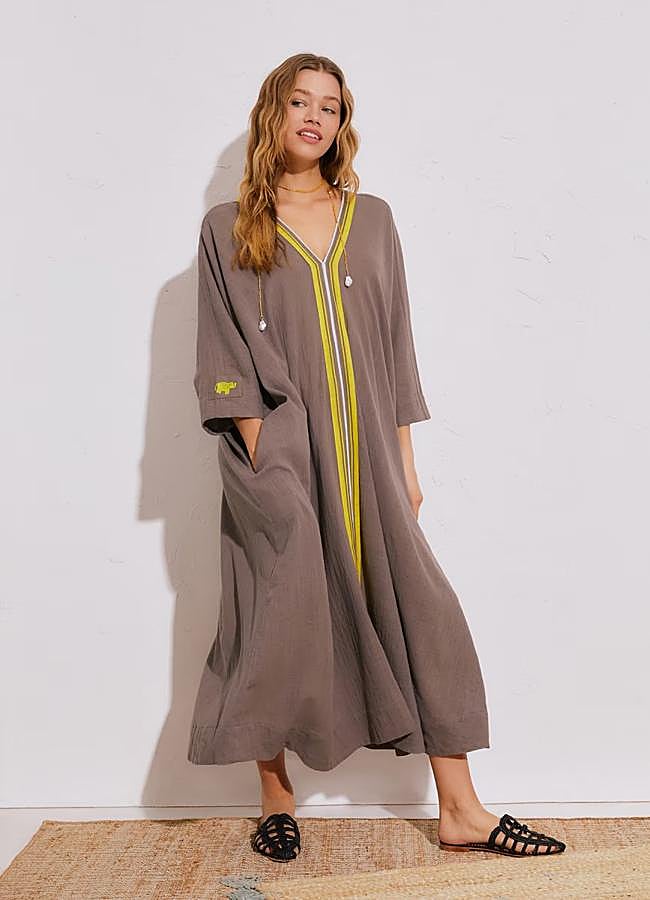 Imagen - Caftán marrón de Stella Rittwagen.