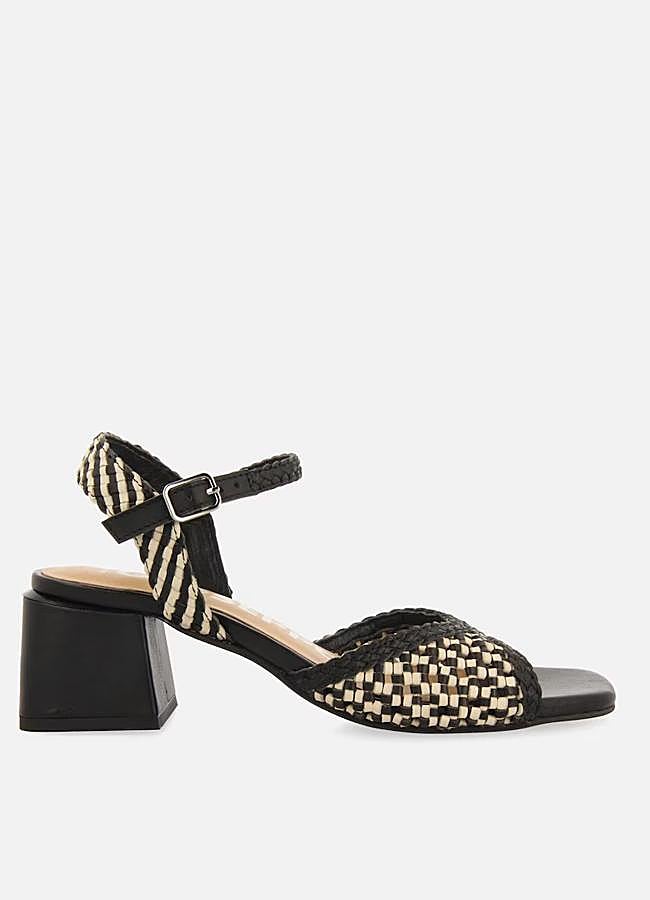 Imagen - Sandalias negras de mimbre de Gioseppo.