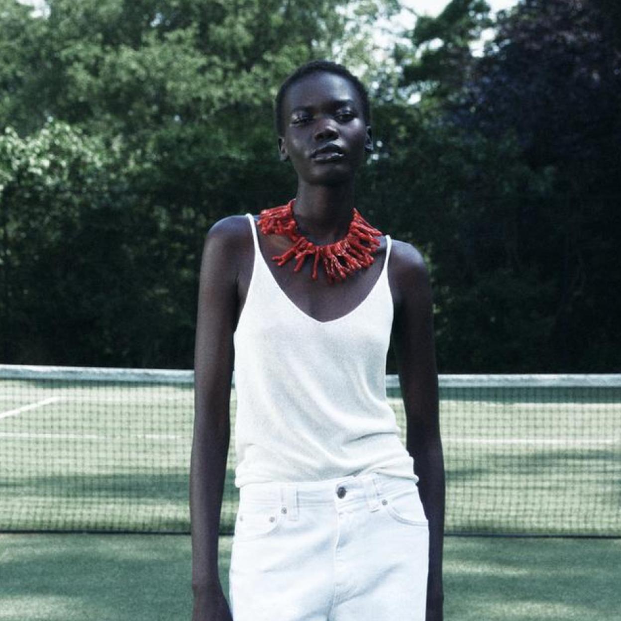 Este es el collar coral agotadísimo de Zara