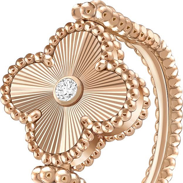 Anillo Alhambra en oro rosa, de Van Cleef & Arpels