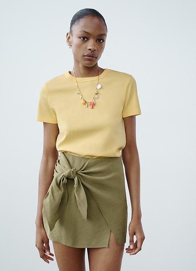 Imagen - Falda-pantalón cruzada de Zara.