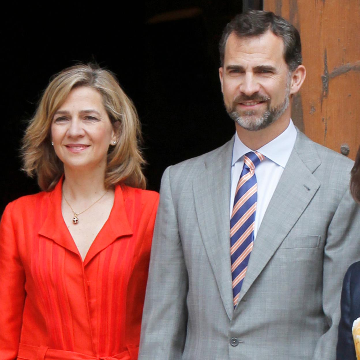 La infanta Cristina junto a su hermano, el rey Felipe VI. 