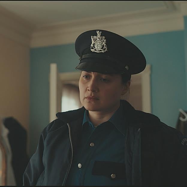 Lily Gladstone en una imagen de la miniserie Under the bridge. El asesinato de Reena Vik.