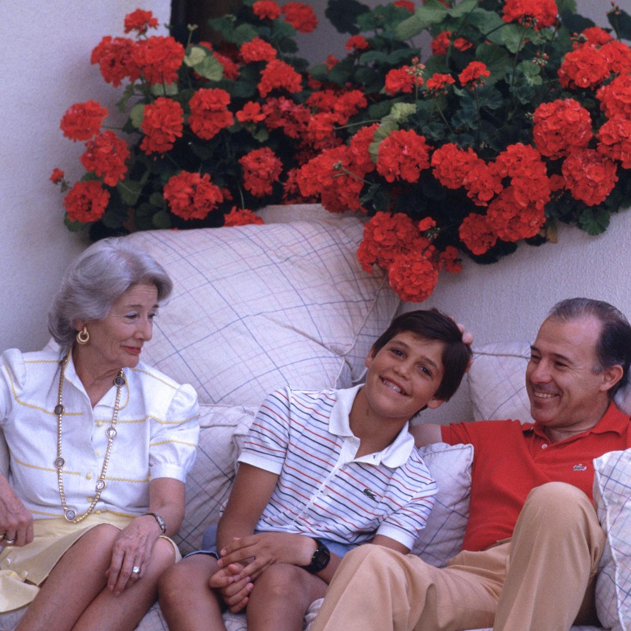 Emanuela Dampierre con su hijo Alfonso de Borbón y su nieto, Luis Alfonso.