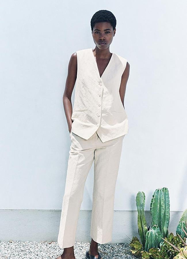 Imagen - Conjunto efecto arrugado en blanco de Zara.