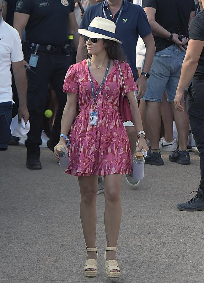 Imagen - Xisca Perelló con un vestido print de color rosa. / GTRES
