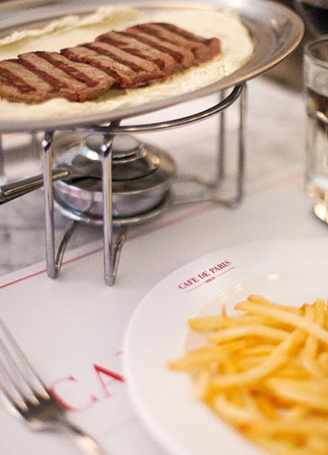 Imagen - El deseado plato único de L'Entrecote Café de París, una de las opciones gastronómicas que podemos disfrutar este verano en Madrid. /DR