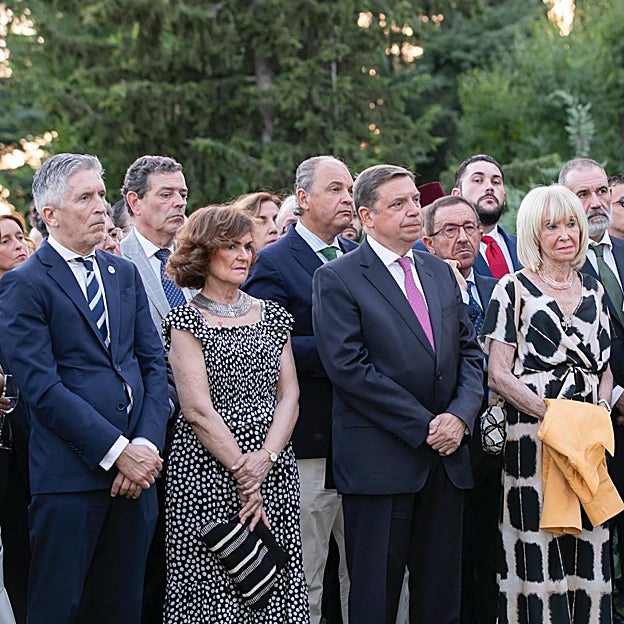 María Teresa Fernández de la Vega, a la derecha, en la embajada de Marruecos. 
