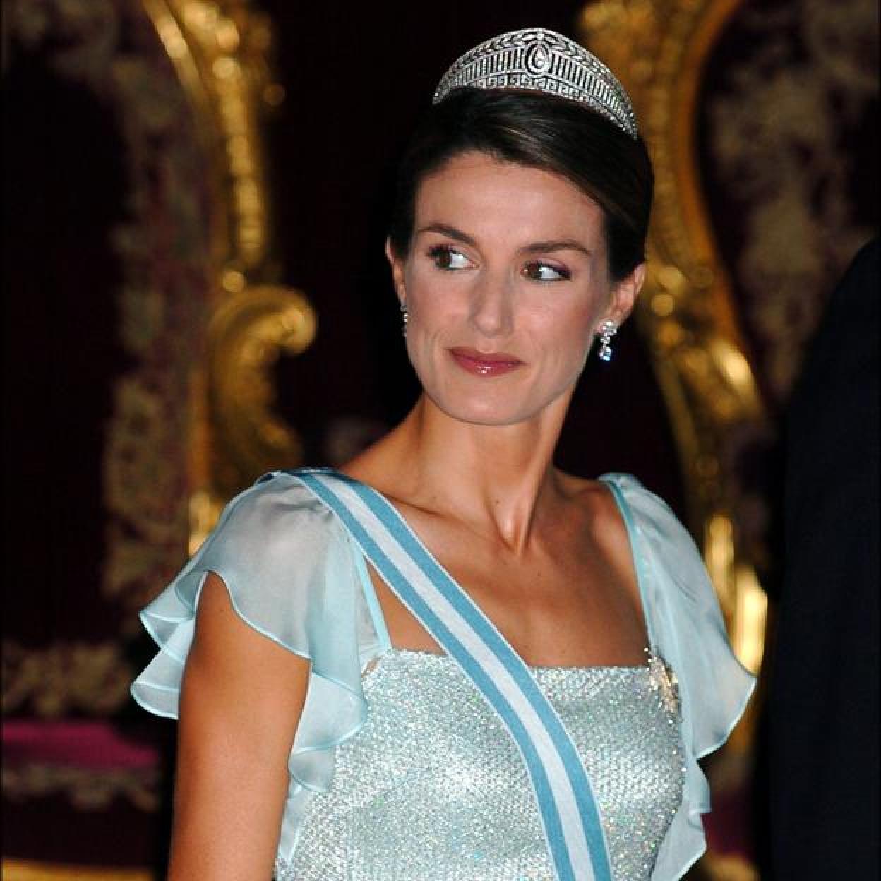 Doña Letizia luciendo la diadema prusiana. 