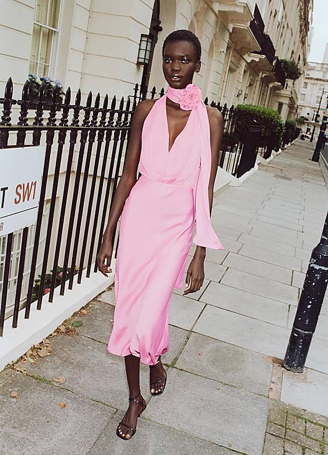 Imagen - Vestido midi rosa con detalle de flor 3D