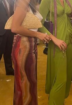 Imagen secundaria 2 - Las influencers con el bolso de abanico de Zahati.