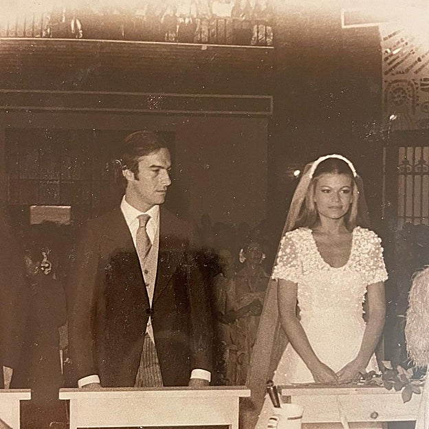 La boda de Cari Lapique y Carlos Goyanes. 