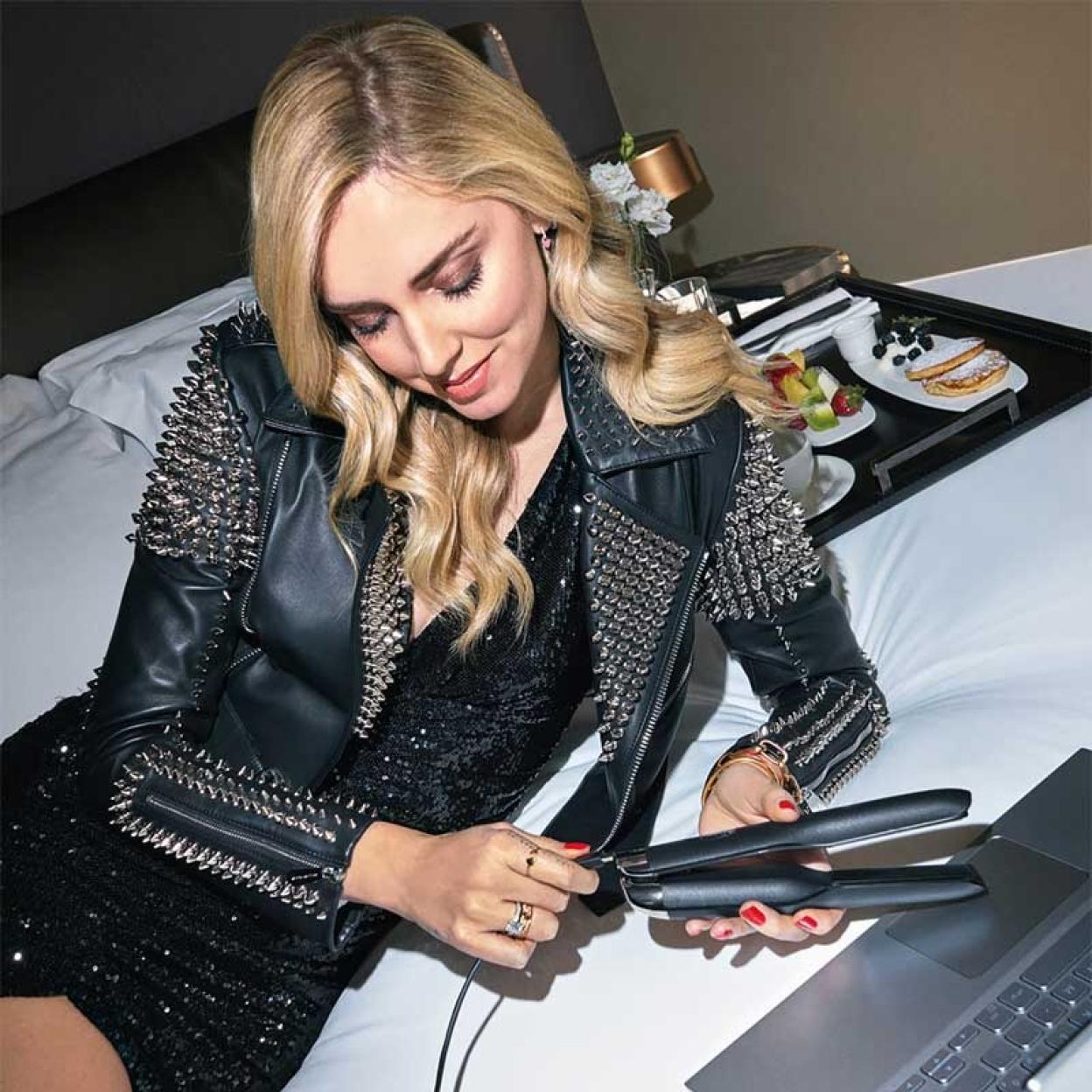 Chiara Ferragni con una plancha de viaje.